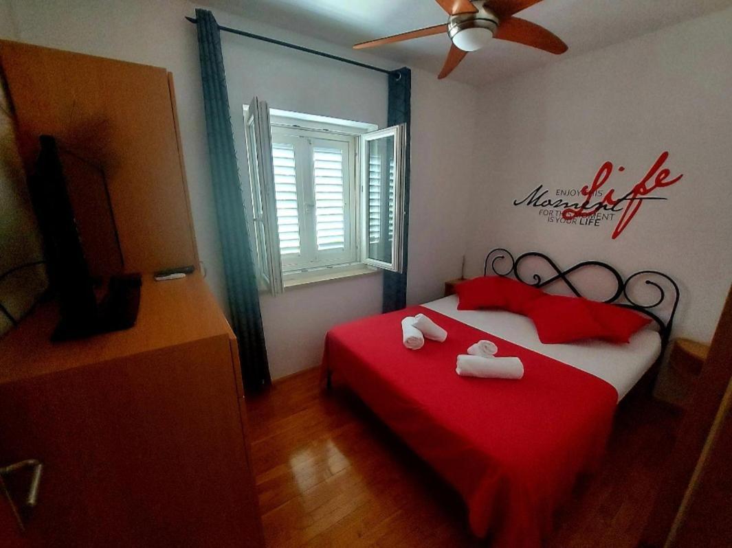 Sweet Apartment Marijana Supetar Exterior photo