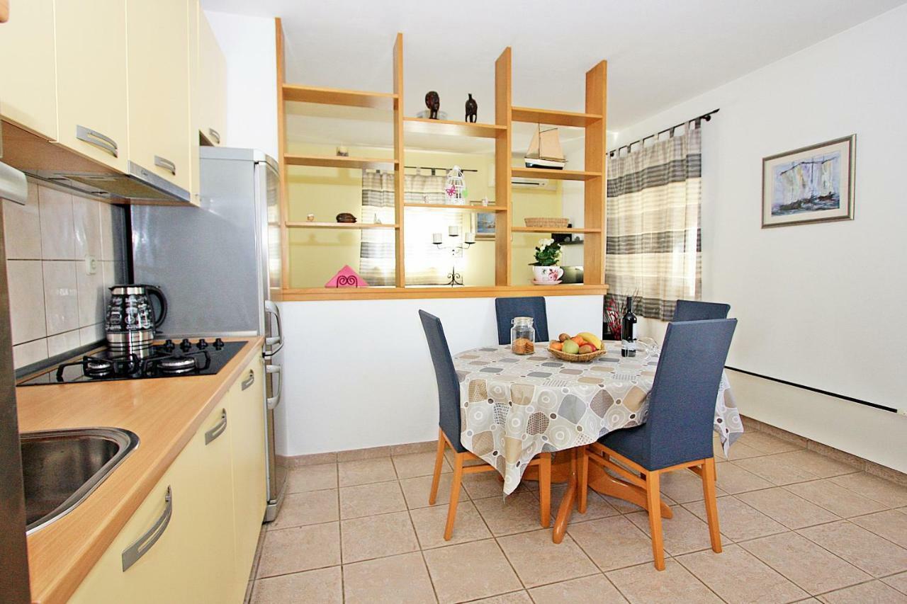 Sweet Apartment Marijana Supetar Exterior photo