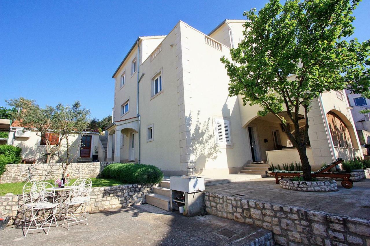 Sweet Apartment Marijana Supetar Exterior photo