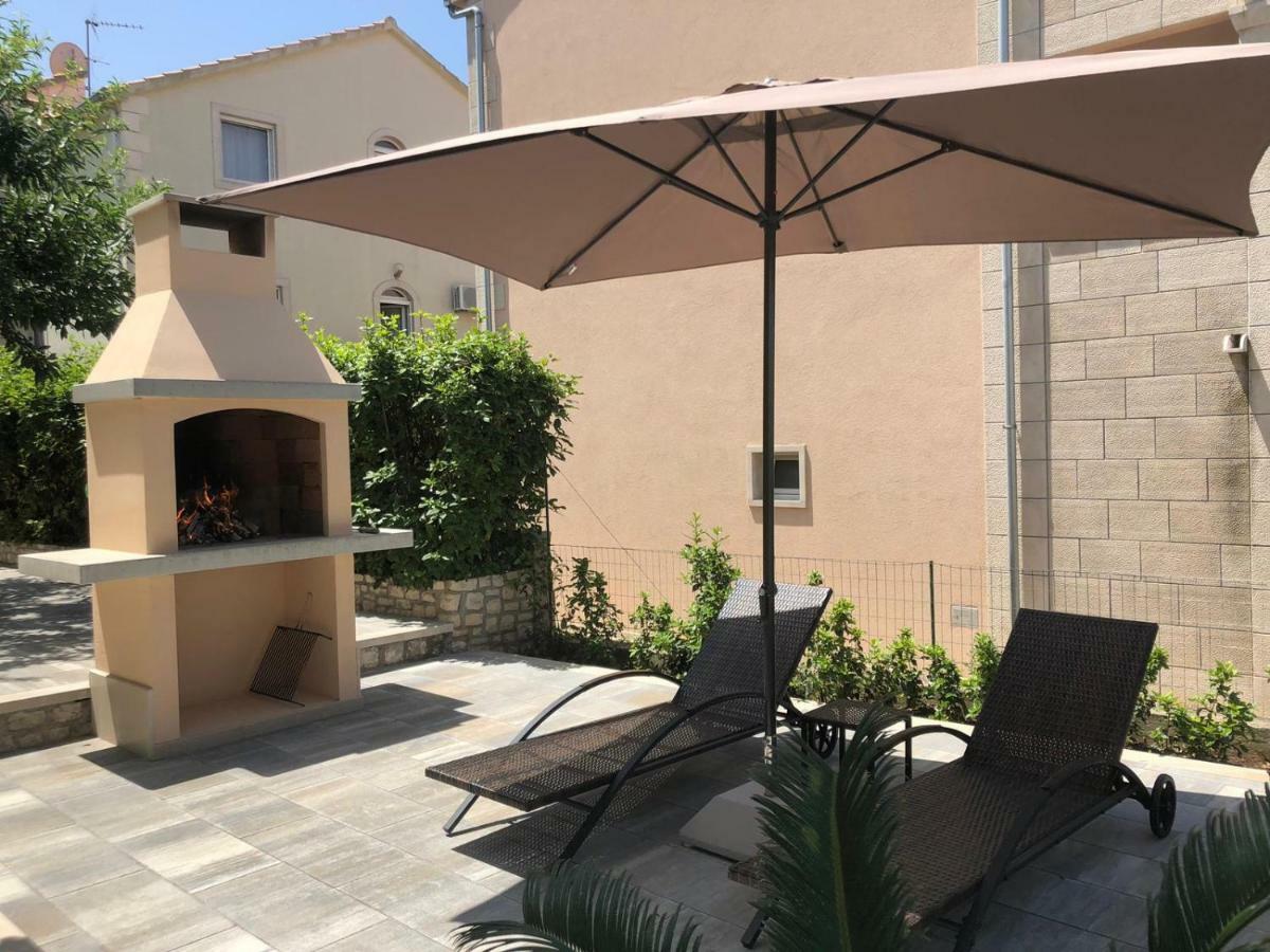 Sweet Apartment Marijana Supetar Exterior photo